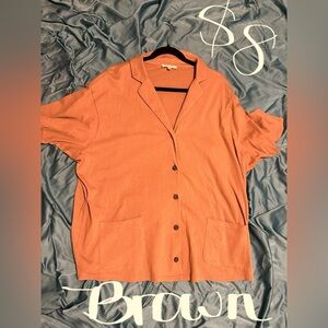 Brown button up. Women’s 1X. Never worn.